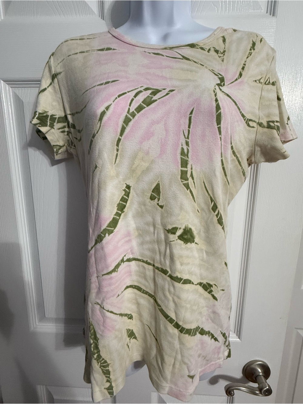 Tryst Tie-Dye Cotton Crew Neck Tee in Pink, Green & Cream